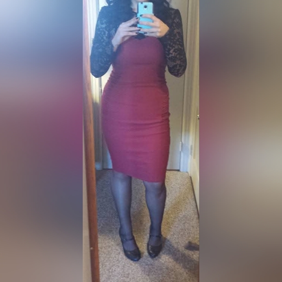 Pinup Couture Black and Red Sheath Dress Sweetheart Long Sleeve - Picture 5 of 5